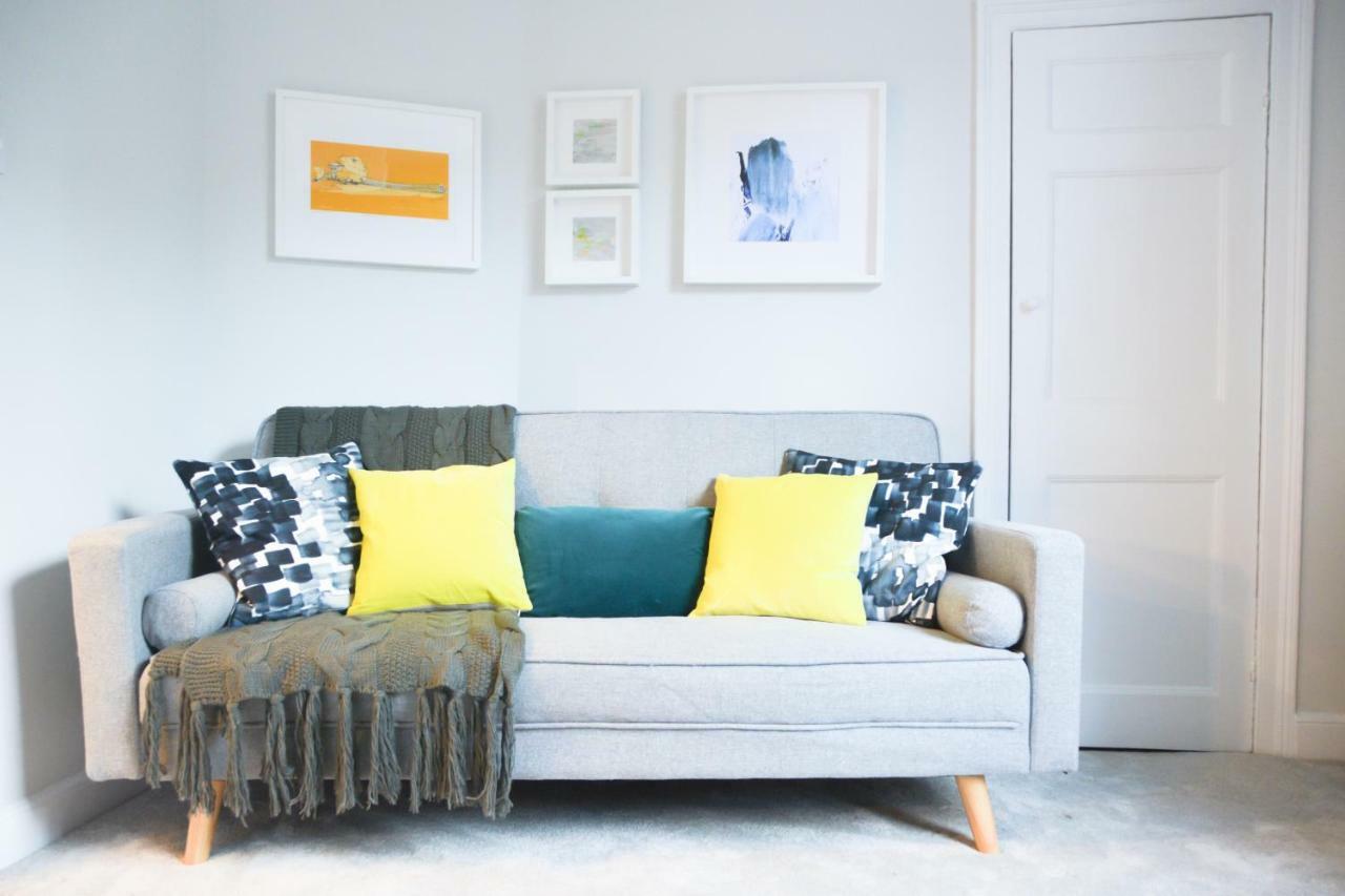 The Apartment, Vakantiehuis *