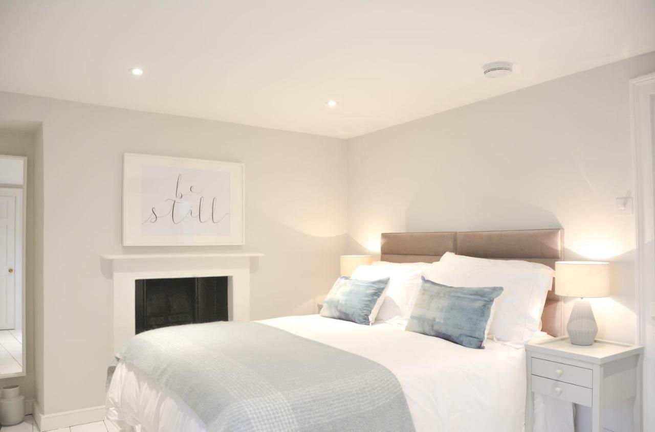 The Apartment, Vakantiehuis *
